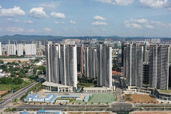 城發(fā)東山之冠周邊市政道路項(xiàng)目順利通車(chē)